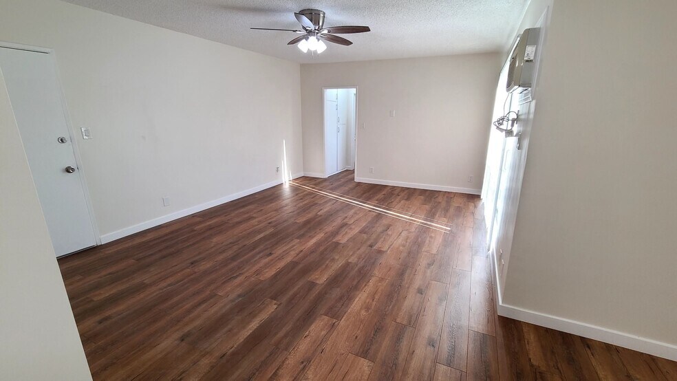 More Photos Of 423 N Harvard Blvd, Los Angeles Apartments For Sale