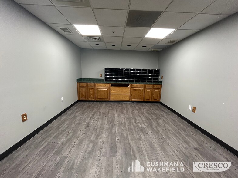 More Photos Of 1943 Midway Dr, Twinsburg Manufacturing For Lease