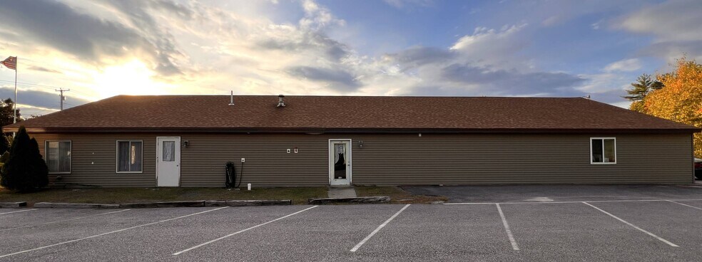 More Photos Of 23 Roosevelt Trl, Casco Freestanding For Sale