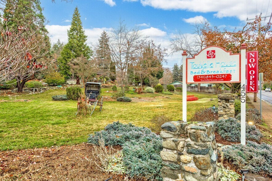 More Photos Of 455 N Oregon St, Jacksonville Hospitality For Sale