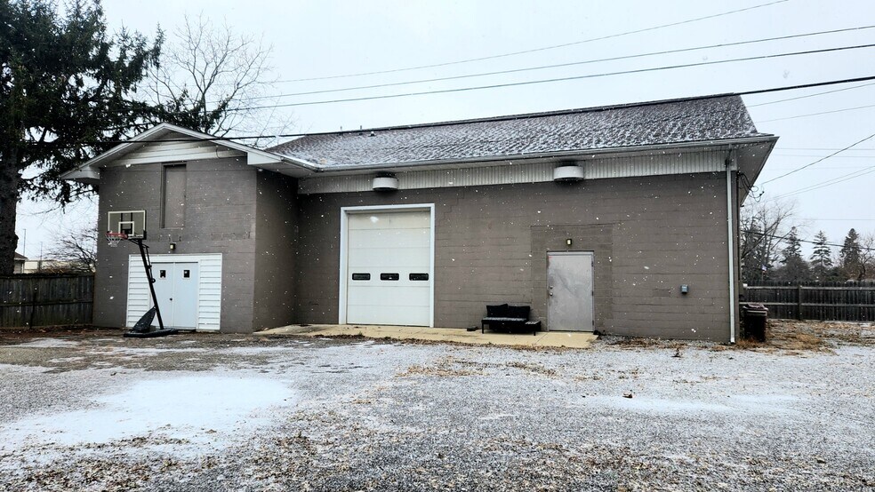 More Photos Of 3988 N Dixie Hwy, Monroe Service Station For Sale