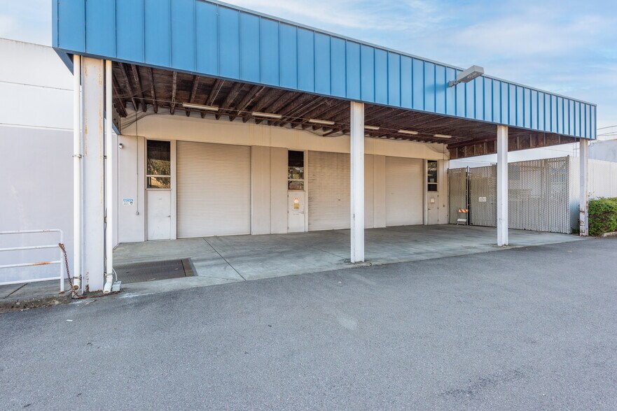 More Photos Of 740 Southpoint Blvd, Petaluma Industrial For Sale