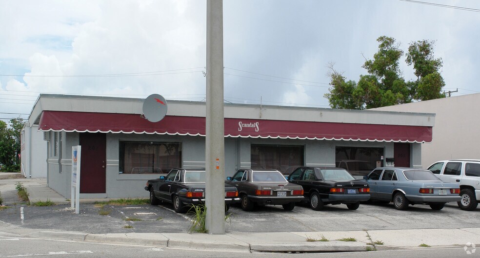 More Photos Of 201-205 NE 31st St, Oakland Park Restaurant For Sale