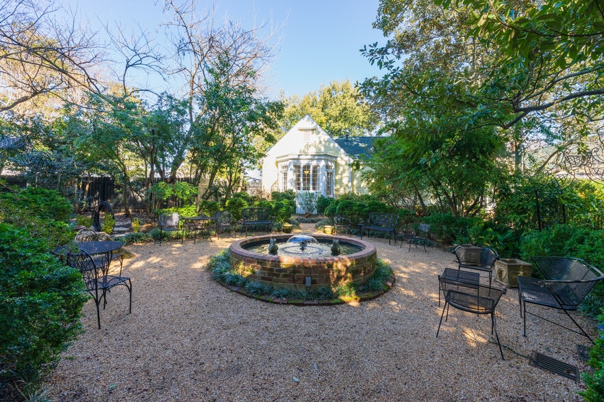 More Photos Of 132 E College St, Griffin Hospitality For Sale