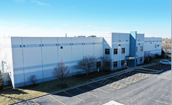 More Photos Of 8685 Spring Lake Dr, Mokena Distribution For Lease