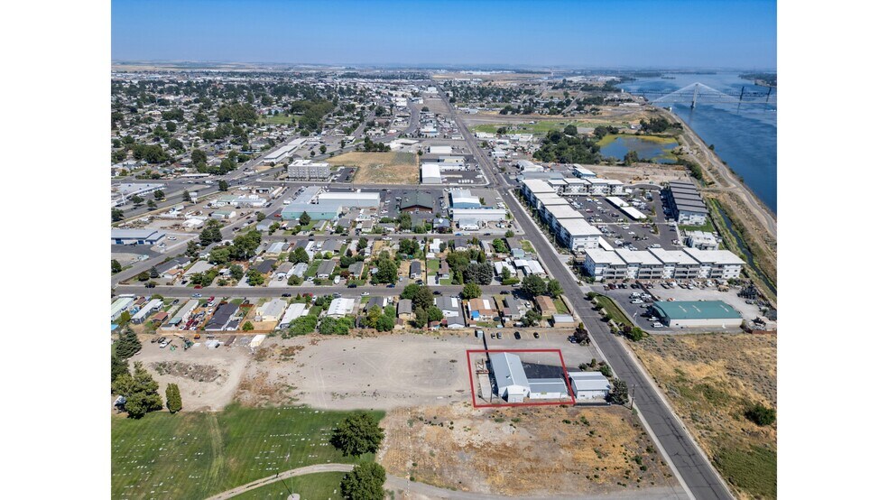 More Photos Of 2331 W A St, Pasco Distribution For Lease