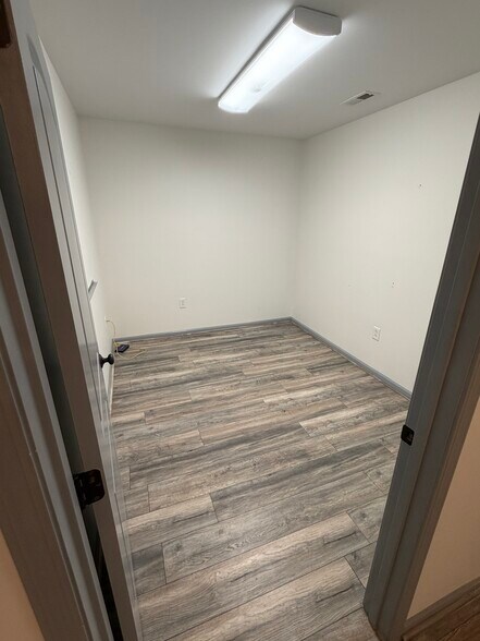 More Photos Of 3499 E River St, Anderson Convenience Store For Sale