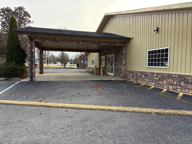 More Photos Of 202 Arnette St, Murfreesboro Office For Lease