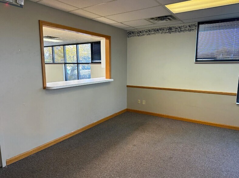 More Photos Of 1555 S Byrne Rd, Toledo Office For Sale