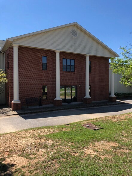 More Photos Of 302 Alabama St, Auburn Flex For Lease