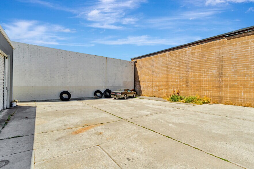 More Photos Of 3065 Carriker Ln, Soquel Warehouse For Sale