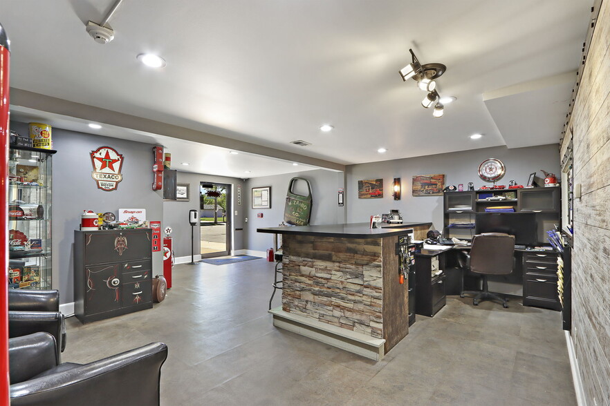 More Photos Of 1206 Washington Rd, Kenosha Auto Repair For Sale