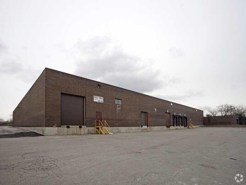 More Photos Of 2480 Tedlo St, Mississauga Warehouse For Sale