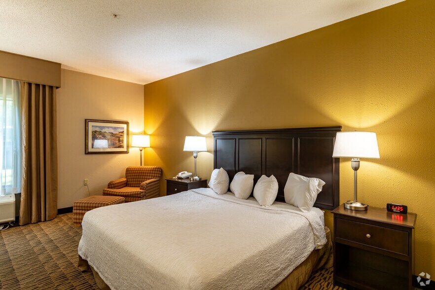 More Photos Of 2225 Shirley Dr, Jackson Hospitality For Sale