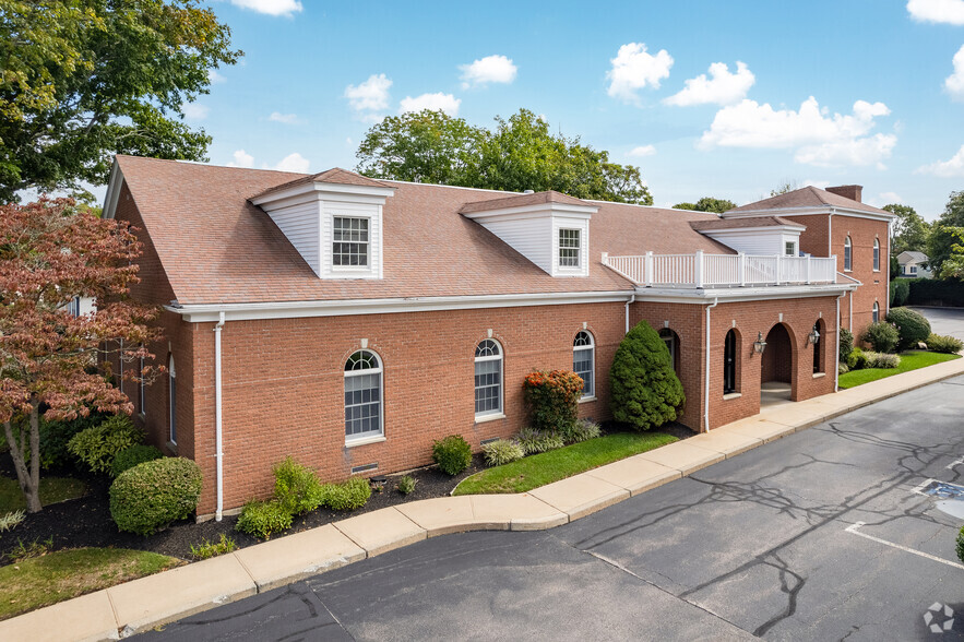 Primary Photo Of 138 Main St, South Kingstown Medical For Lease