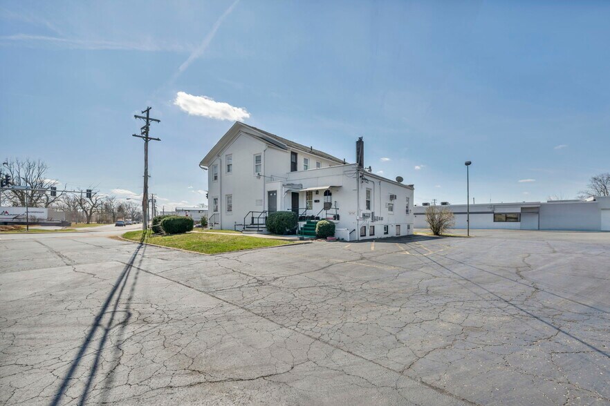 More Photos Of 632 Cleveland St, Elyria Office Residential For Sale