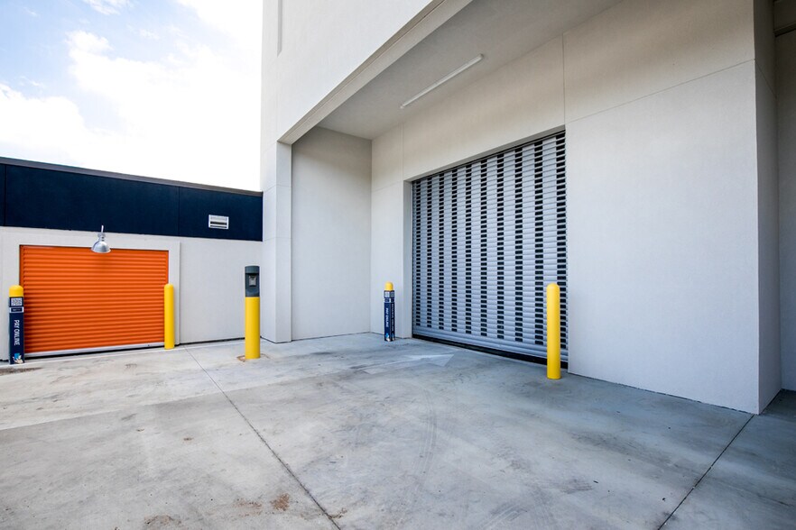 More Photos Of 1699 Airways Blvd, Memphis Self Storage For Sale