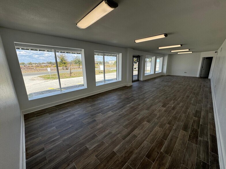 More Photos Of 2621 Skyview Dr, Lakeland Industrial For Lease
