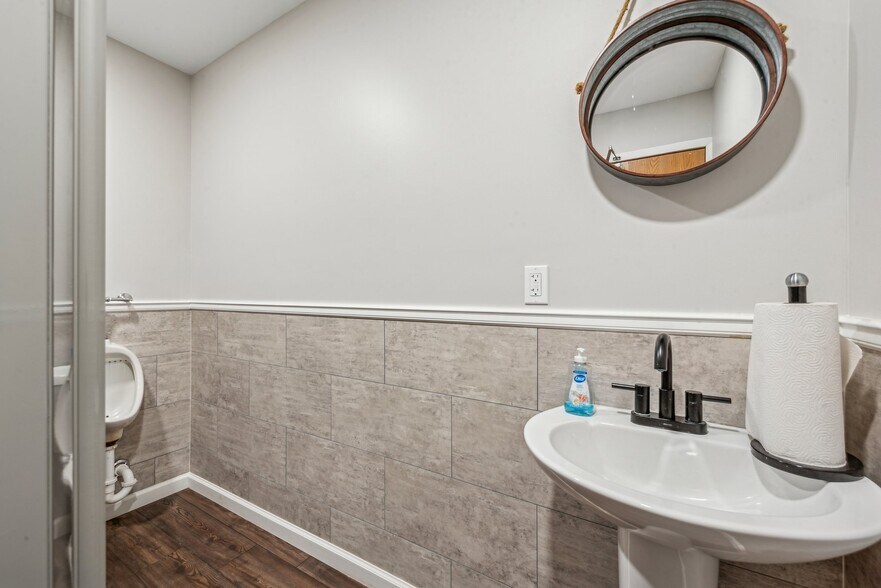 More Photos Of 8557 Mason Dixon Hwy, Meyersdale General Retail For Sale