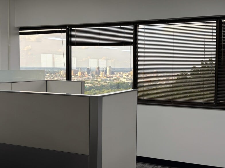 More Photos Of 600 Beacon Pkwy W, Birmingham Medical For Lease