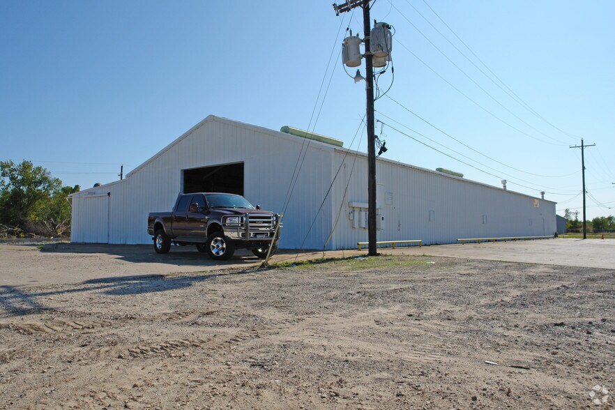 More Photos Of 700 Fm-365, Port Arthur Warehouse For Lease
