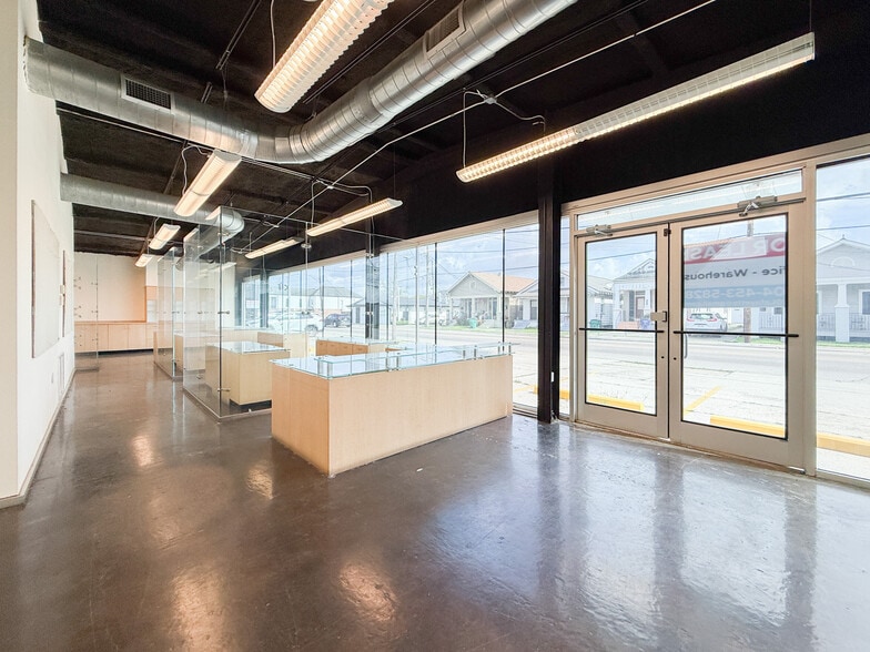 More Photos Of 1120 Lafayette St, Gretna Showroom For Lease