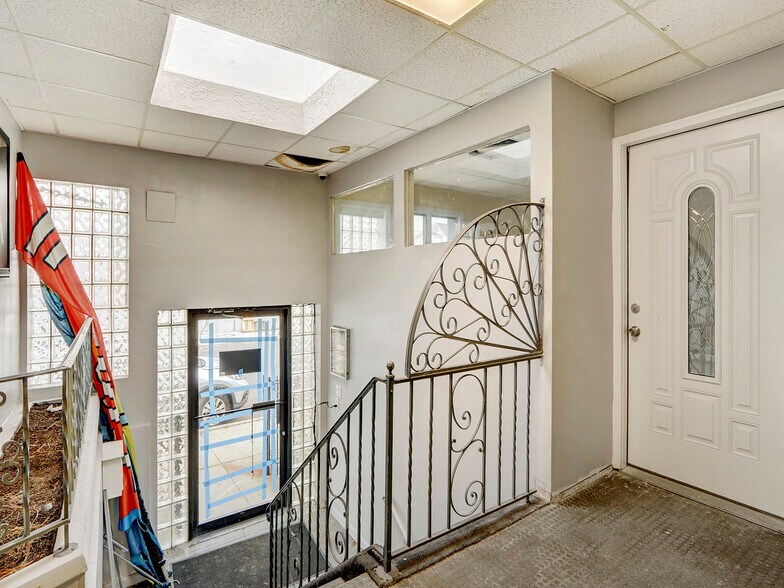 More Photos Of 1919 Deer Park Ave, Deer Park Office For Sale