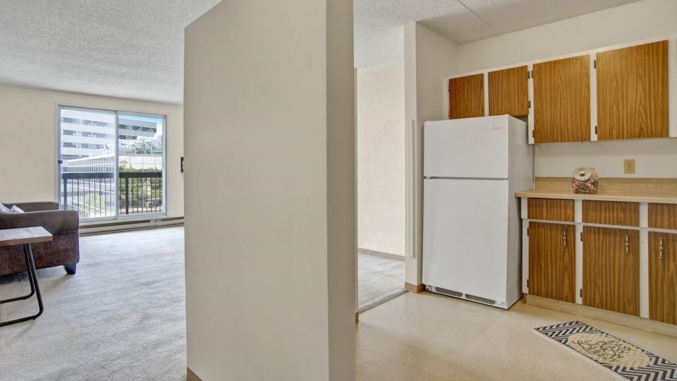 More Photos Of 2131 Broad St, Regina Apartments For Lease