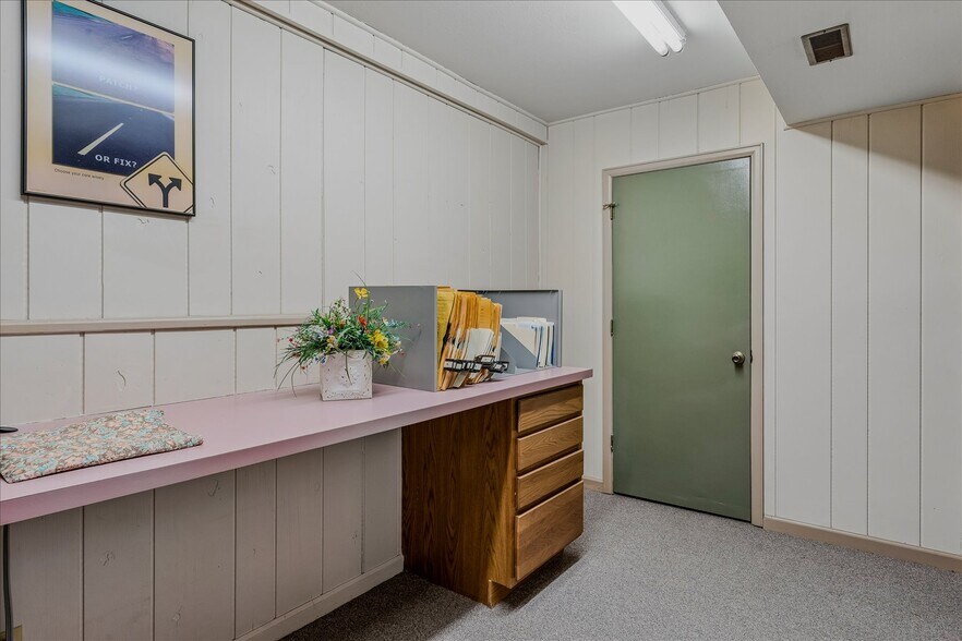 More Photos Of 350 W Kiowa Ave, Elizabeth Office For Sale