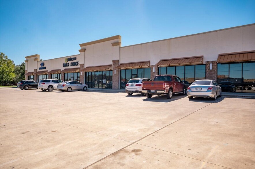More Photos Of 4020 7th St, Bay City General Retail For Sale