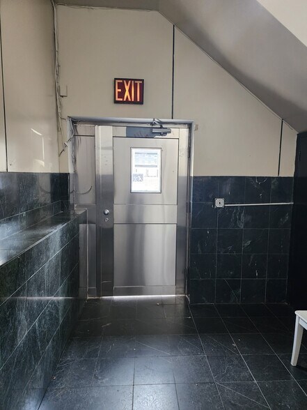 More Photos Of 36-32 34th St, Long Island City Warehouse For Lease