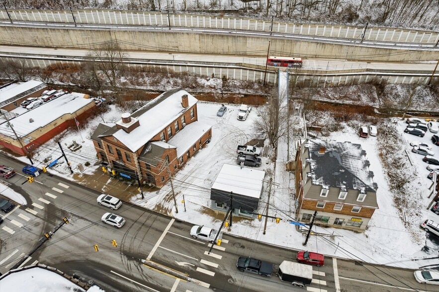 More Photos Of 2404 Saw Mill Run Blvd, Pittsburgh Storefront For Sale