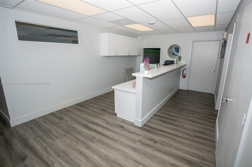 More Photos Of 1380 NE Miami Gardens Dr, North Miami Beach Medical For Lease