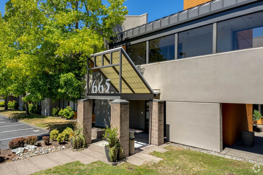 More Photos Of 370 Corporate Dr N, Tukwila Unknown For Lease