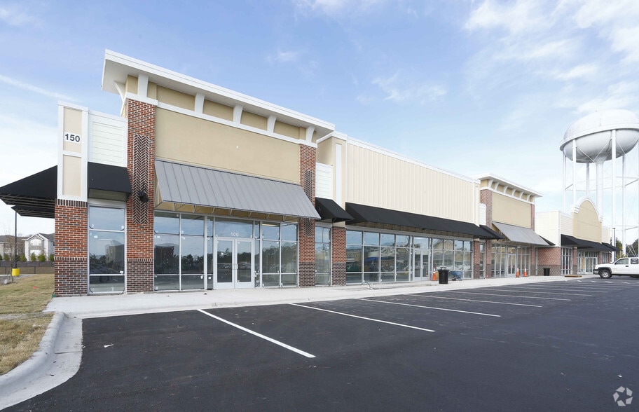 More Photos Of 8107 Market St, Wilmington Unknown For Lease