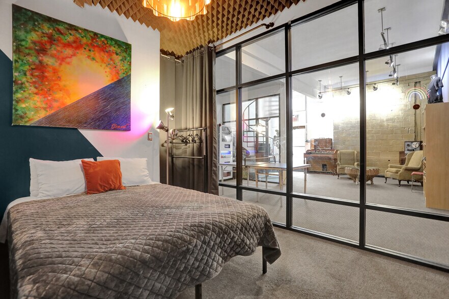 More Photos Of 2258 Young Ave, Memphis Loft Creative Space For Sale