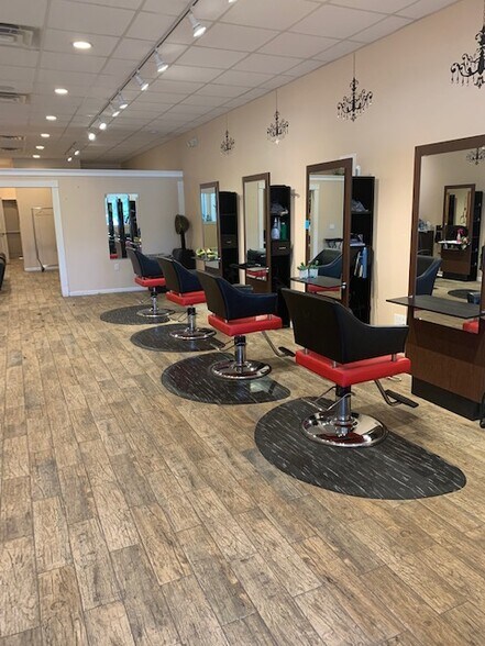 More Photos Of 680 Route 33 E, East Windsor General Retail For Lease