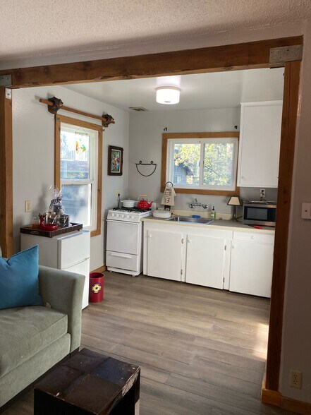 More Photos Of 2726 View Dr, Running Springs Hotel For Sale