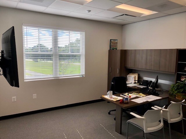 More Photos Of 3240 Ferry Landing Rd, Dunkirk Office For Lease