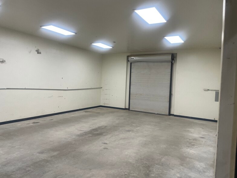 More Photos Of 167 Kelly Rd, Carlsbad Warehouse For Lease