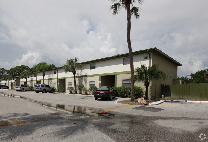 More Photos Of 4100 Edgewood Ave, Fort Myers Apartments For Sale