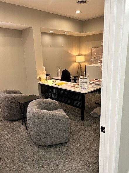 More Photos Of 8846 E 33rd St, Indianapolis Warehouse For Sale