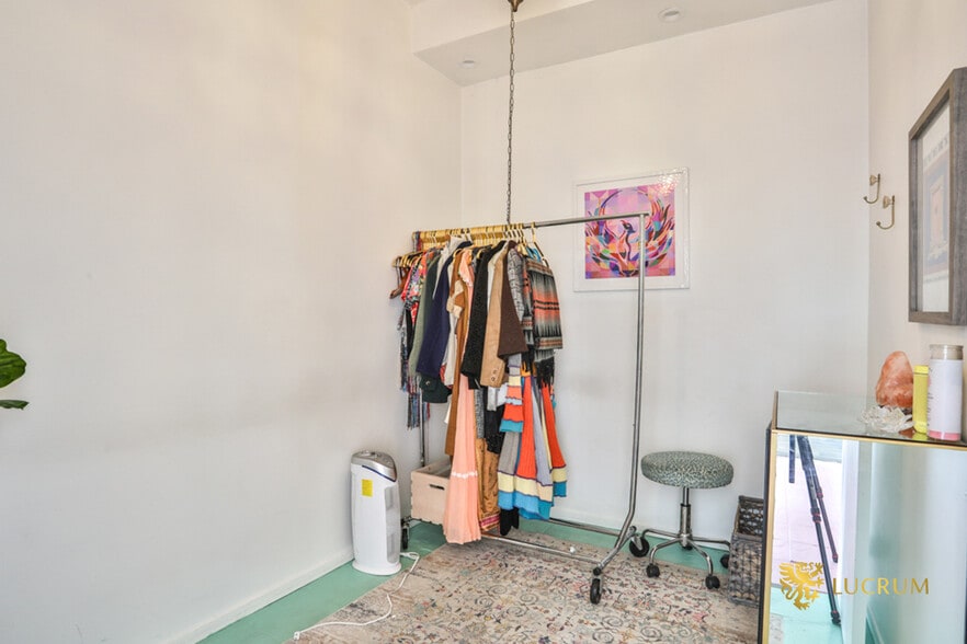 More Photos Of 12513-12515 Venice Blvd, Los Angeles Storefront For Sale