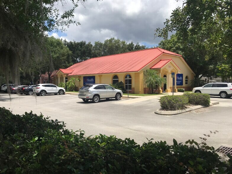 Primary Photo Of 700 Doctors Ct, Leesburg Medical For Sale