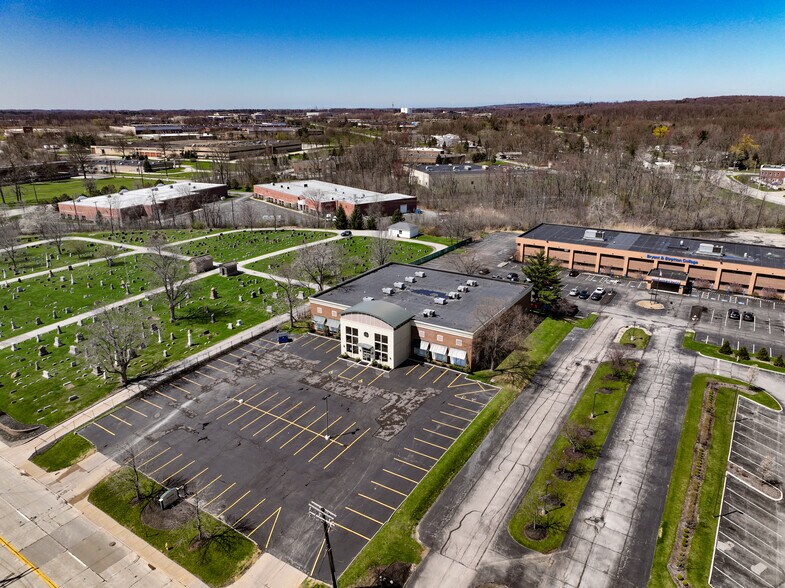 More Photos Of 32875 Solon Rd, Solon Medical For Lease