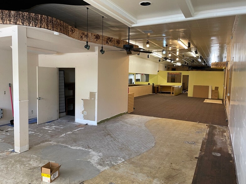 More Photos Of 159 W Yosemite Ave, Manteca Storefront For Lease