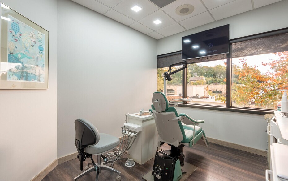 More Photos Of 3 School St, Glen Cove Medical For Sale