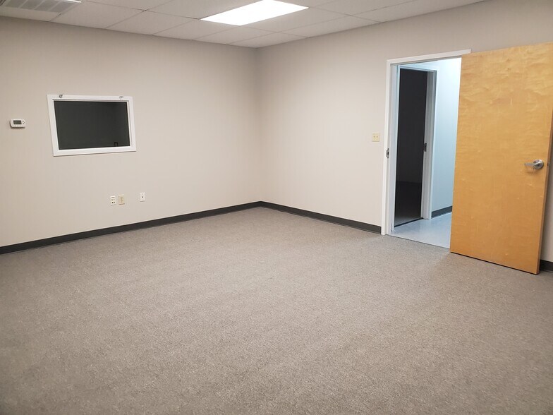 More Photos Of 541 Central Dr, Virginia Beach Unknown For Lease