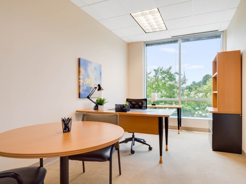 More Photos Of 15720 Brixham Hill Ave, Charlotte Coworking Space