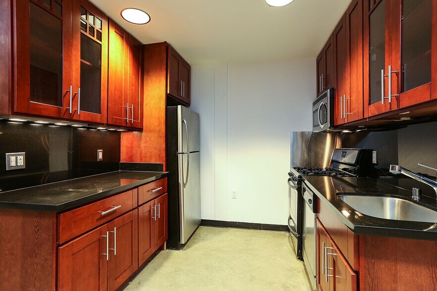 More Photos Of 1233-1235 Howard St, San Francisco Office For Sale